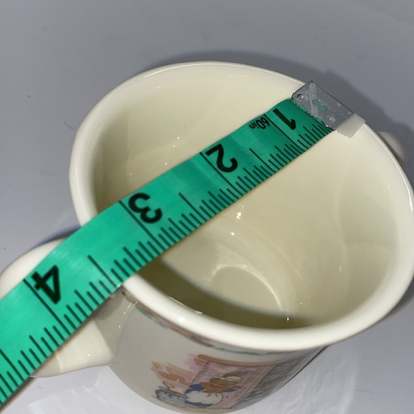 Vintage Bunnykins child’s two handled mug by Royal Doulton. - Picture 9 of 10